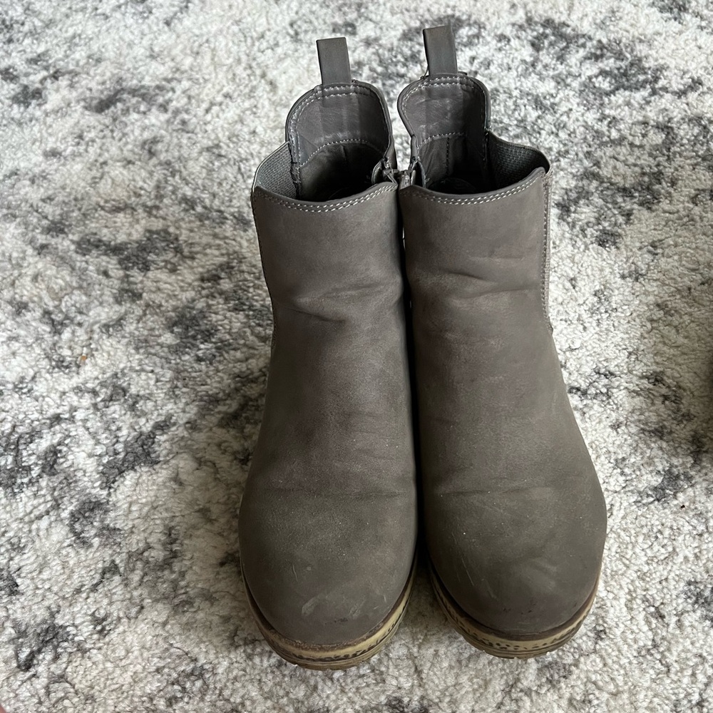 Maurice’s Chelsea boot - Picture 2 of 4